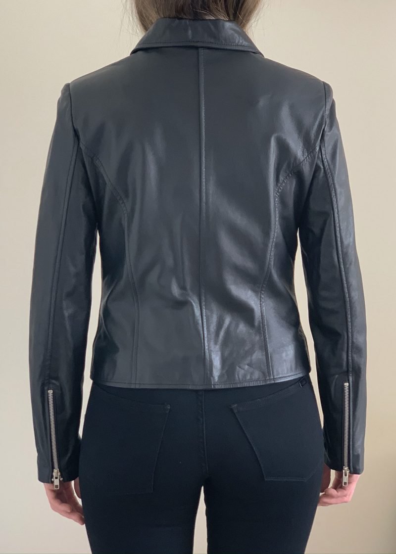 Modelo Vania color negro 4